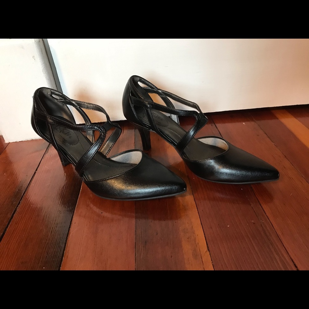 Life stride black high heels
